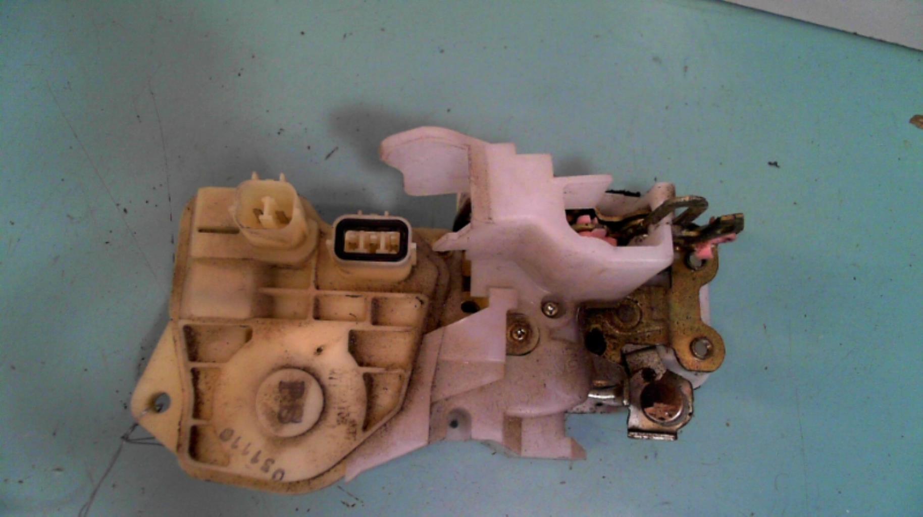 Serratura posteriore sinistra HONDA CIVIC 7 PHASE 1 Diésel - 1