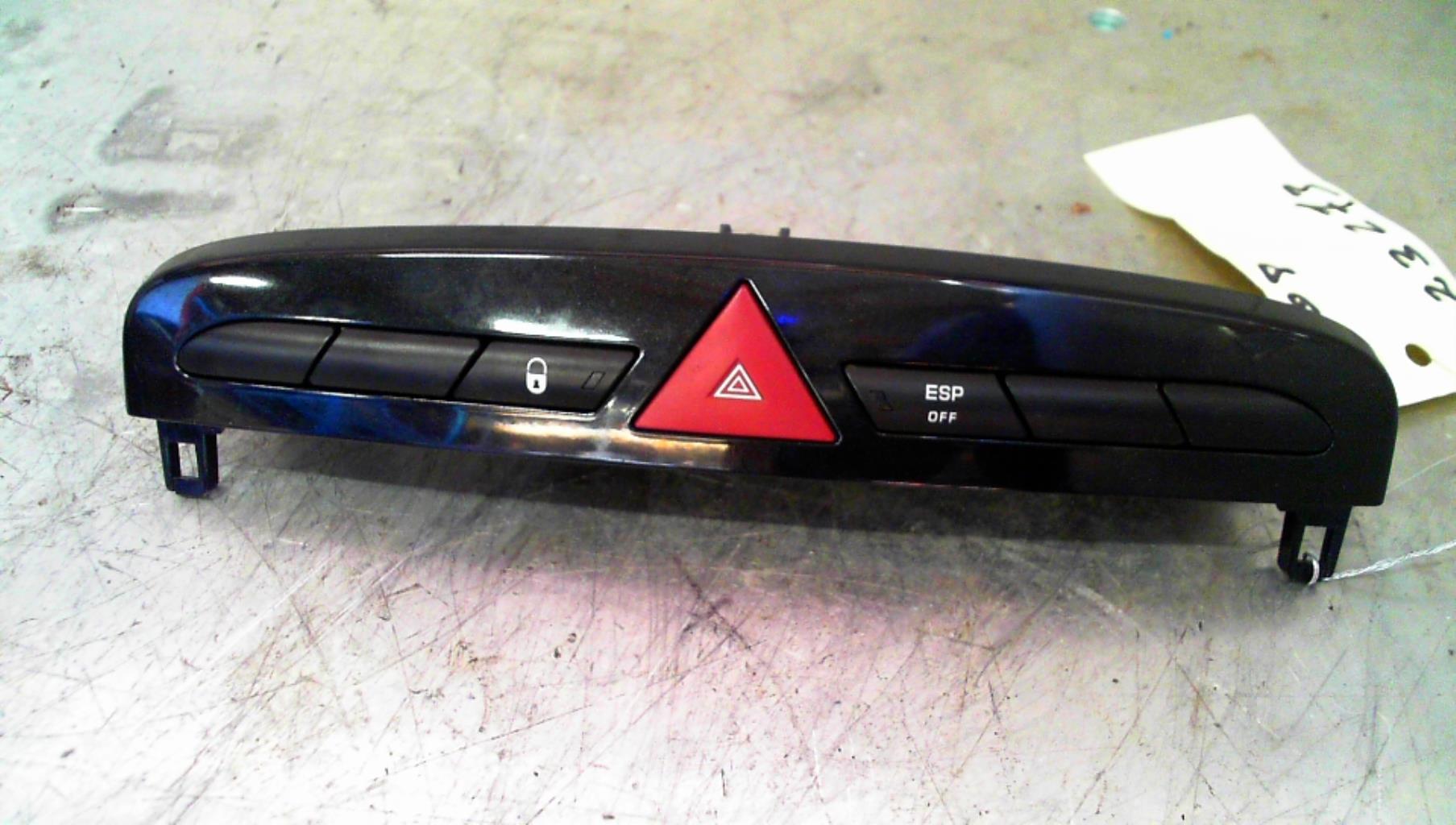 Bouton de warning PEUGEOT 308 1 PHASE 2 Diesel - 1