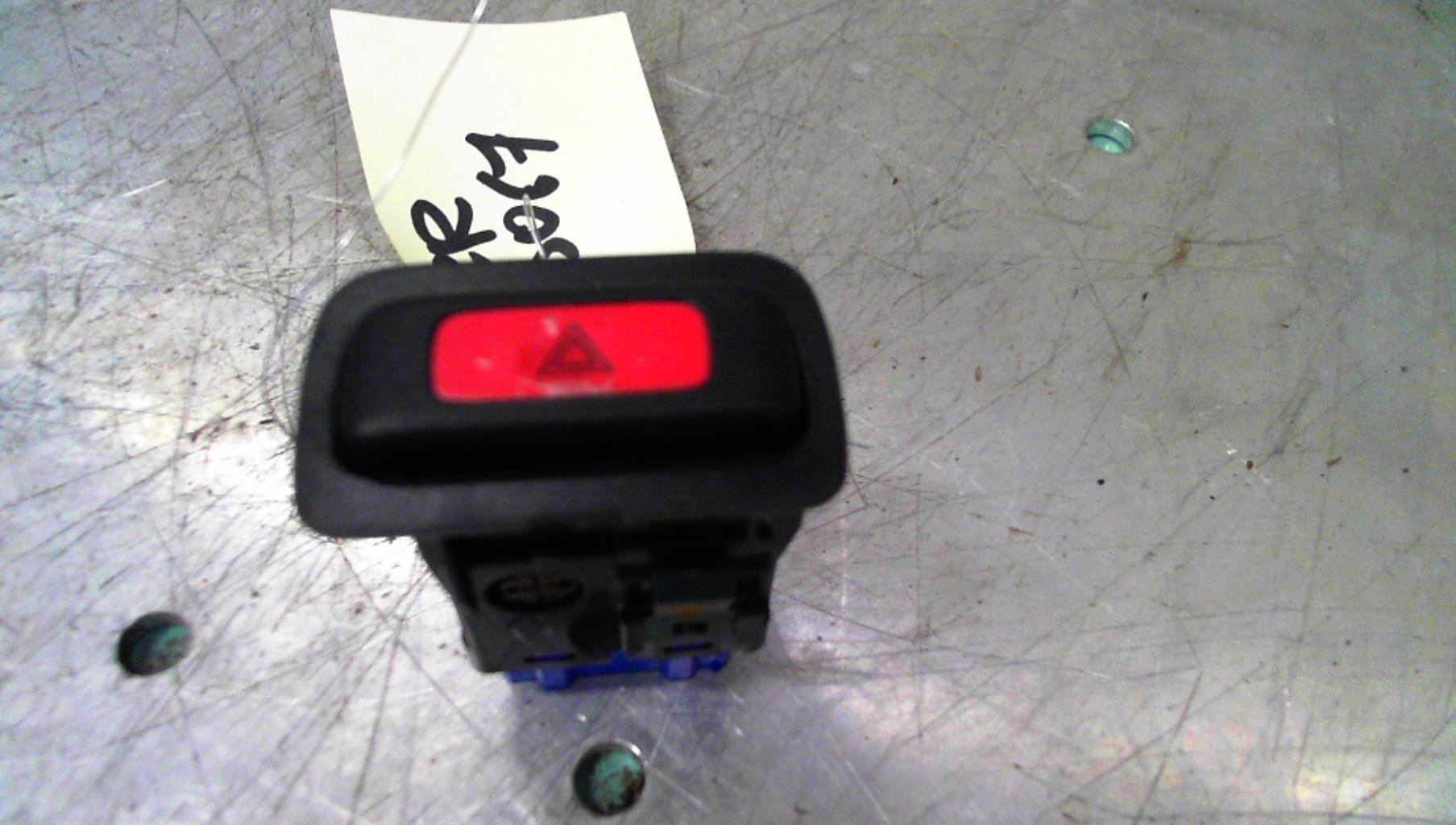 Bouton de warning ROVER 45 PHASE 1 Diesel - 1