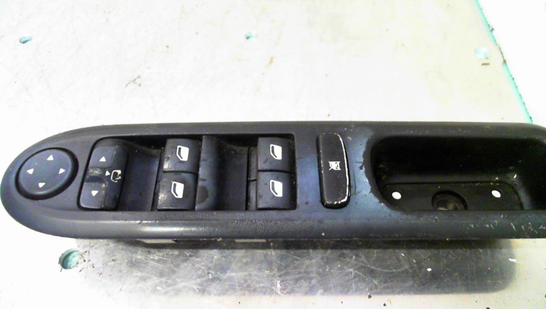 Interruttore alzacristalli PEUGEOT 407 PHASE 1 Diésel - 1