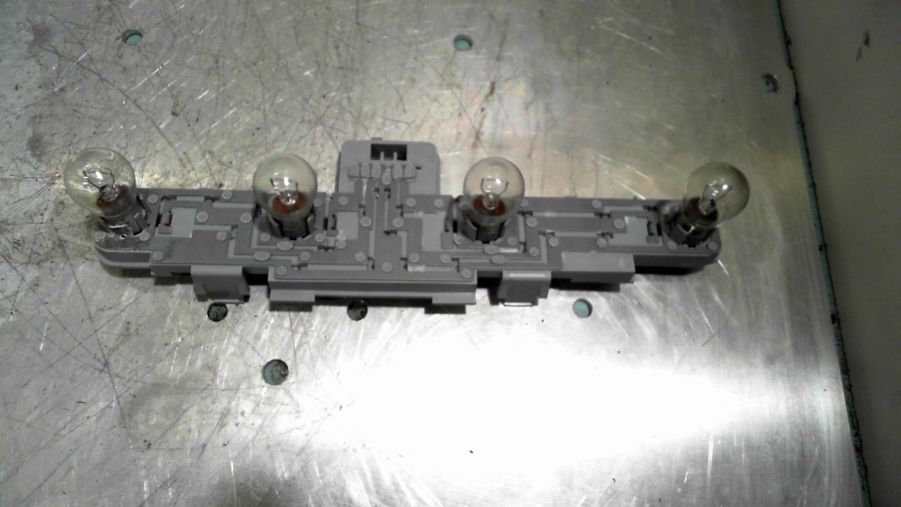Base portalampade fanale posteriore destro OPEL ZAFIRA B PHASE 1 Diésel - 1
