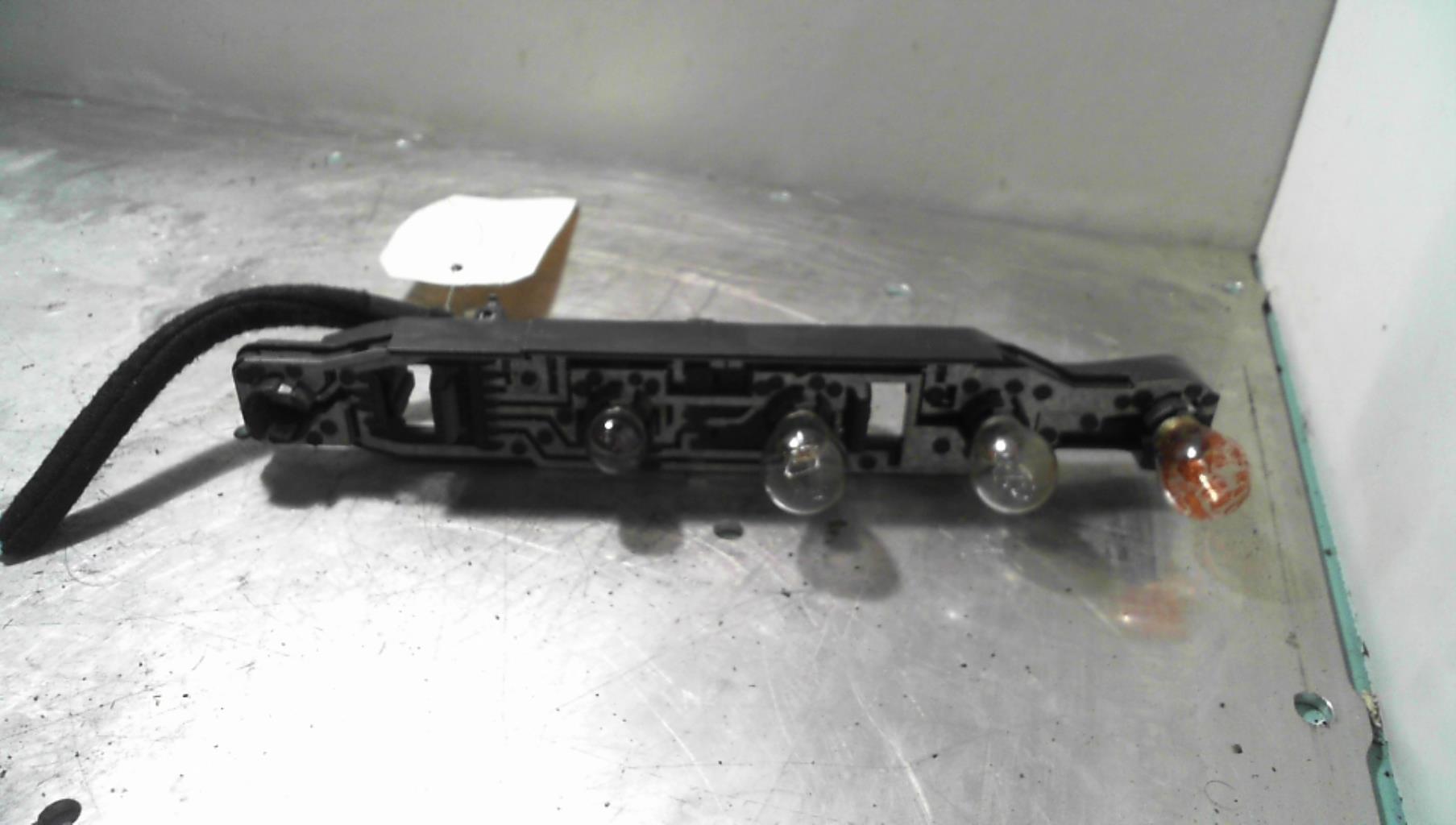 Base portalampade fanale posteriore destro SEAT CORDOBA 1 VARIO PHASE 2 BREAK Diésel - 1