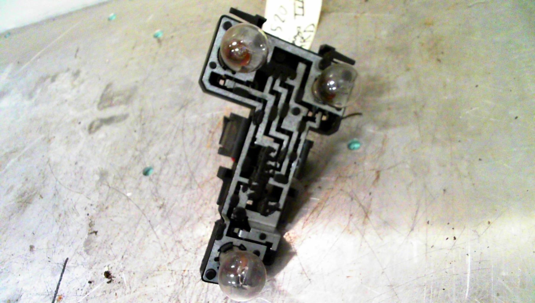 Base portalampade fanale posteriore destro SEAT IBIZA 2 PHASE 3 Diésel - 1