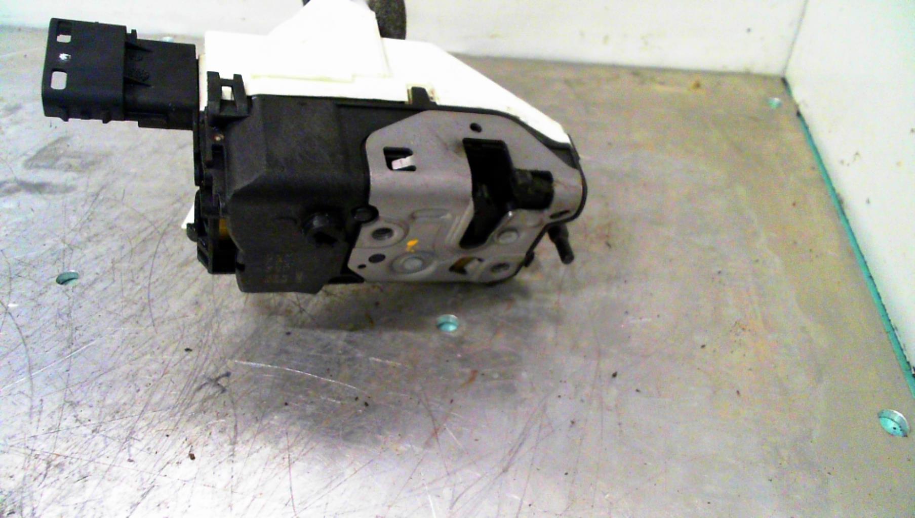 Serratura anteriore destra PEUGEOT 308 1 SW PHASE 1 BREAK Diésel - 1