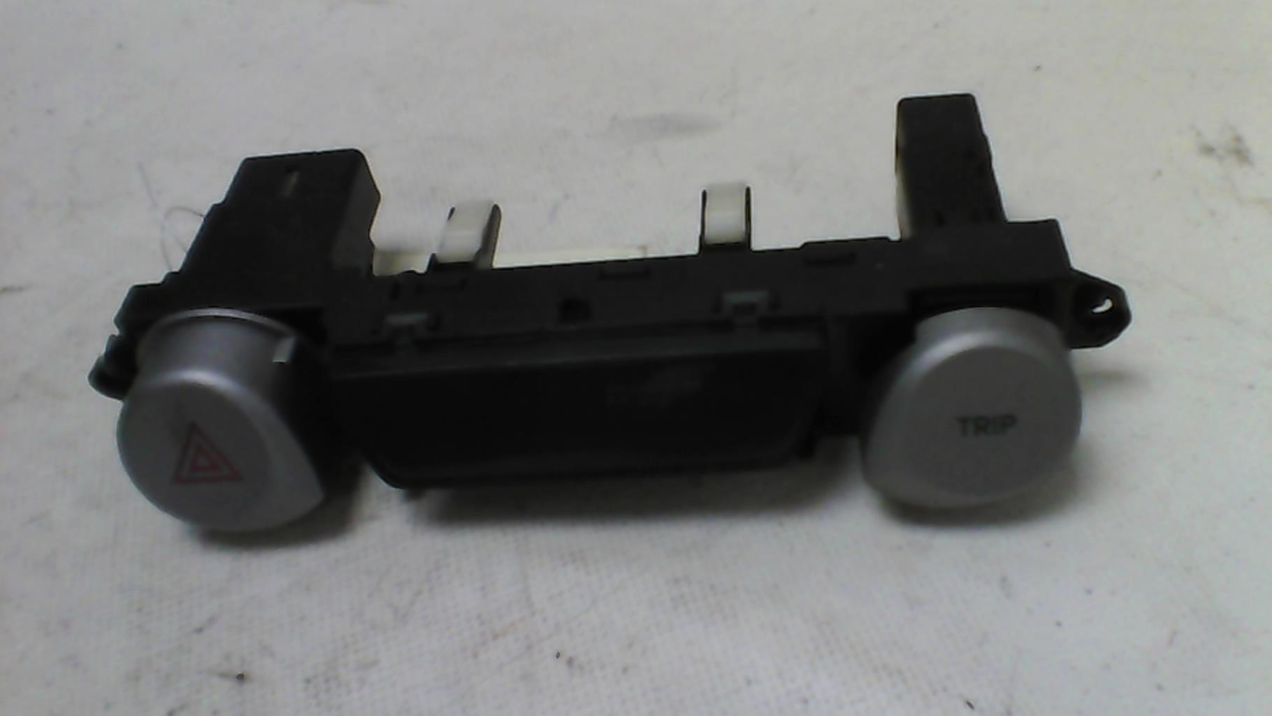 Bouton de warning HYUNDAI I 20 1 PHASE 1 Diesel - 1