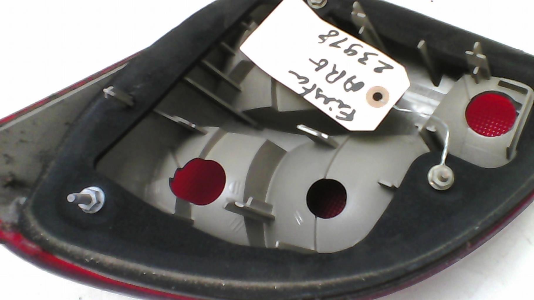 Fanale posteriore principale sinistro (luci) FORD FIESTA 4 PHASE 1 Diésel - 1
