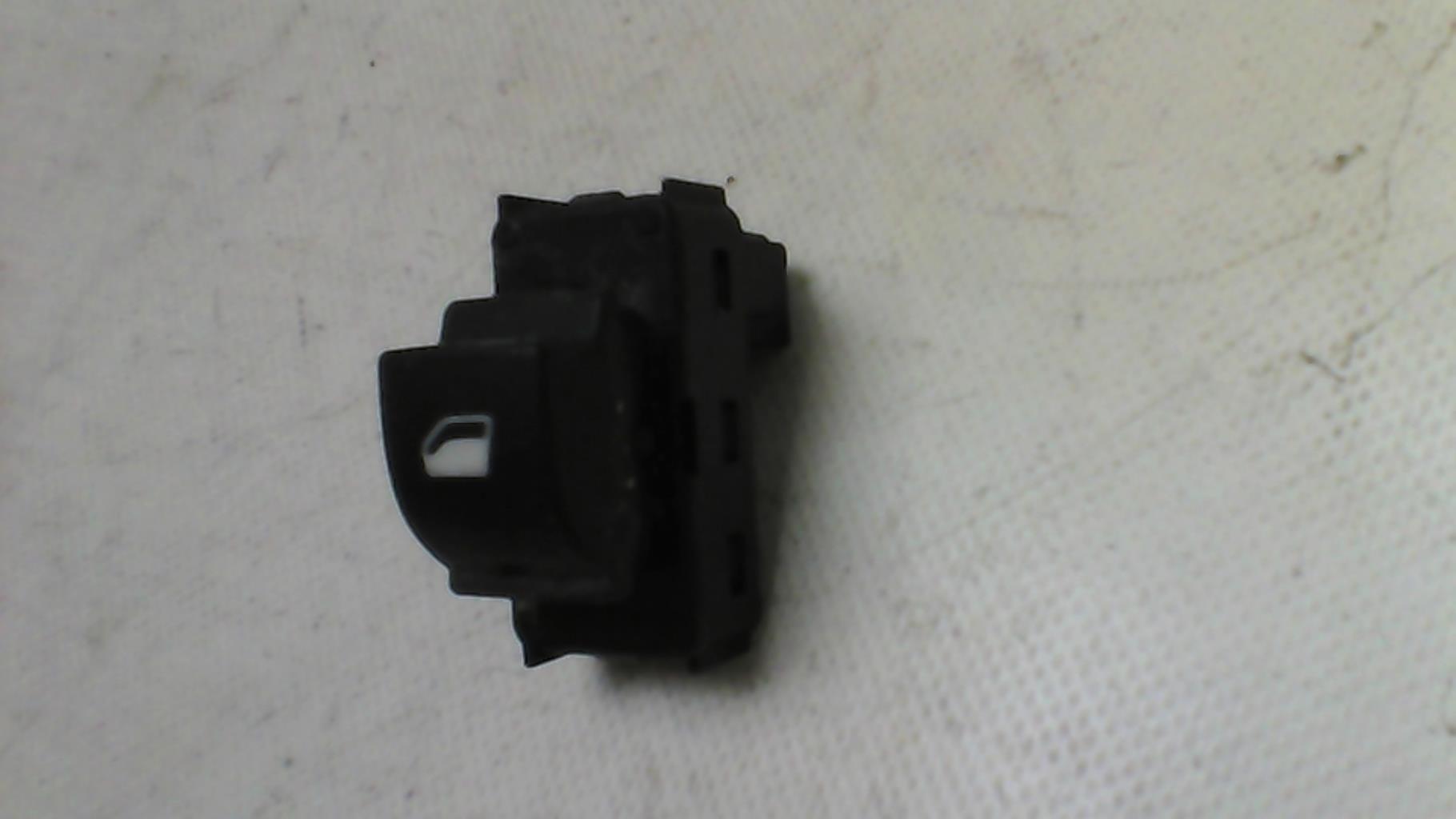Interruttore lavacristalli posteriore destro PEUGEOT 3008 1 PHASE 1 Diésel - 1