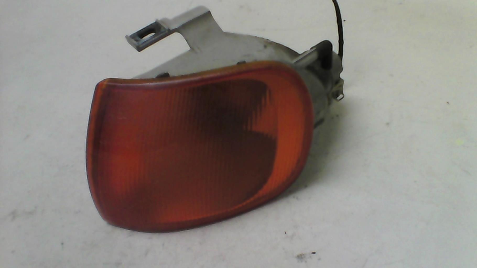 Gruppo ottico anteriore secondario sinistro (luci)(freccia) VOLKSWAGEN POLO 3 PHASE 1  - 1