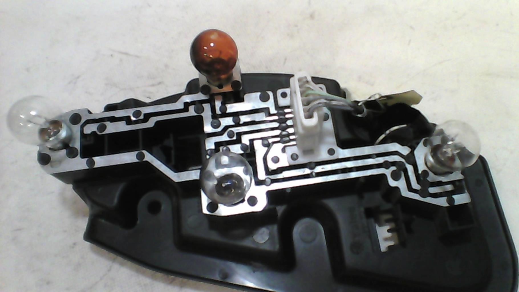 Base portalampade fanale posteriore destro CITROEN C5 1 PHASE 1 Diésel - 1
