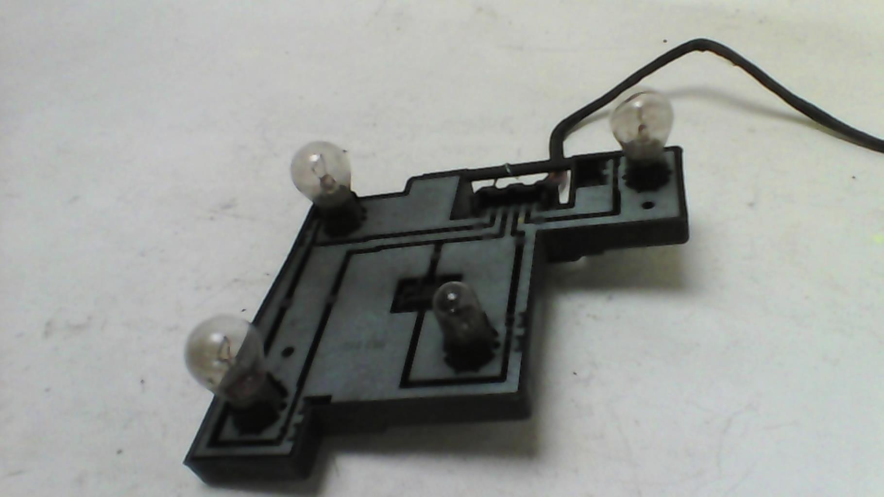 Base portalampade fanale posteriore destro FORD FIESTA 4 PHASE 1 Diésel - 1
