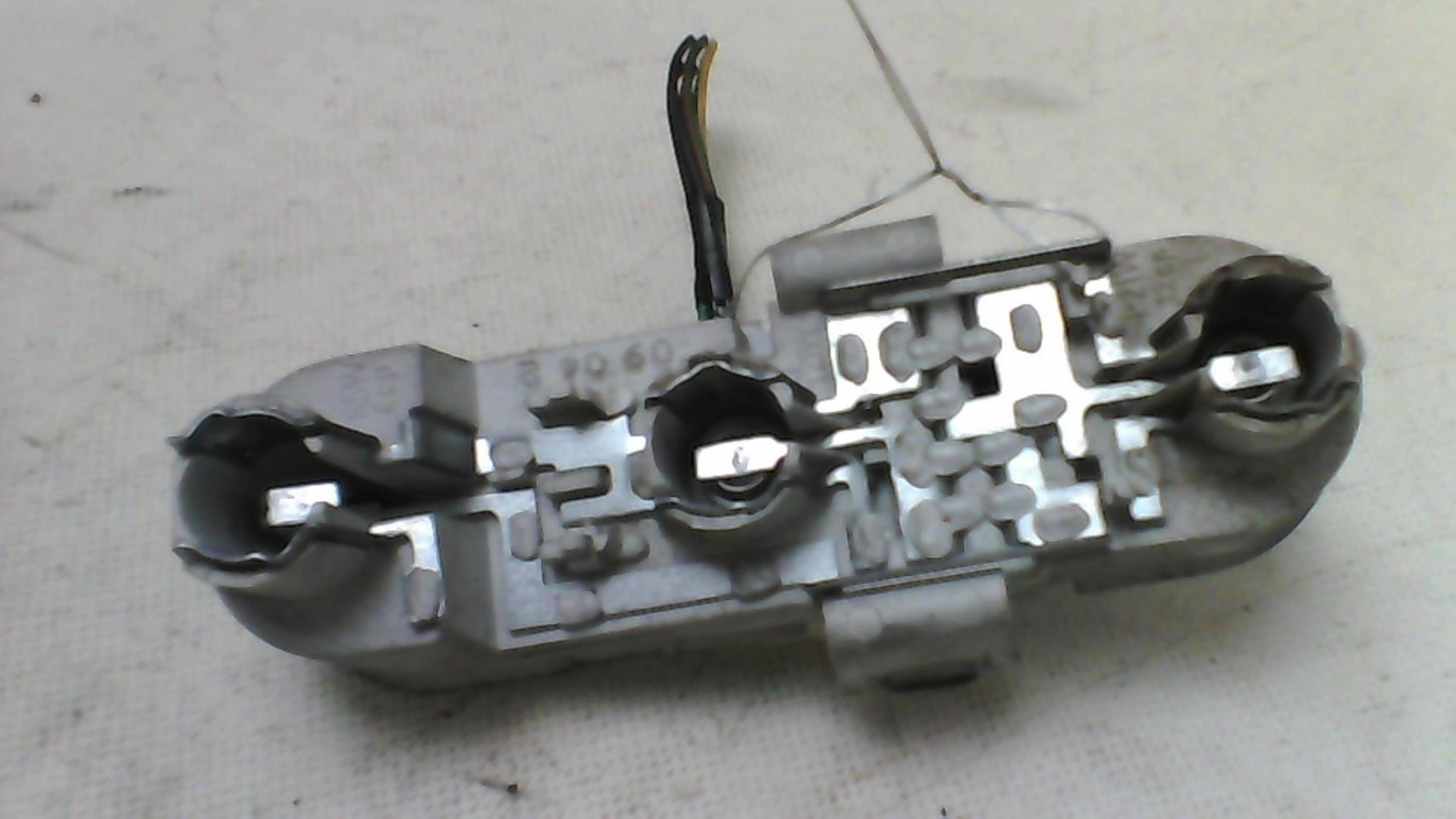 Base portalampade fanale posteriore destro VOLVO V 40 1 PHASE 2 BREAK Diésel - 1