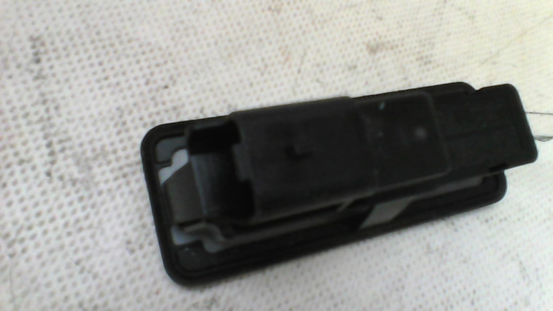 Pulsante del bagagliaio PEUGEOT 308 2 PHASE 1 Diésel - 1