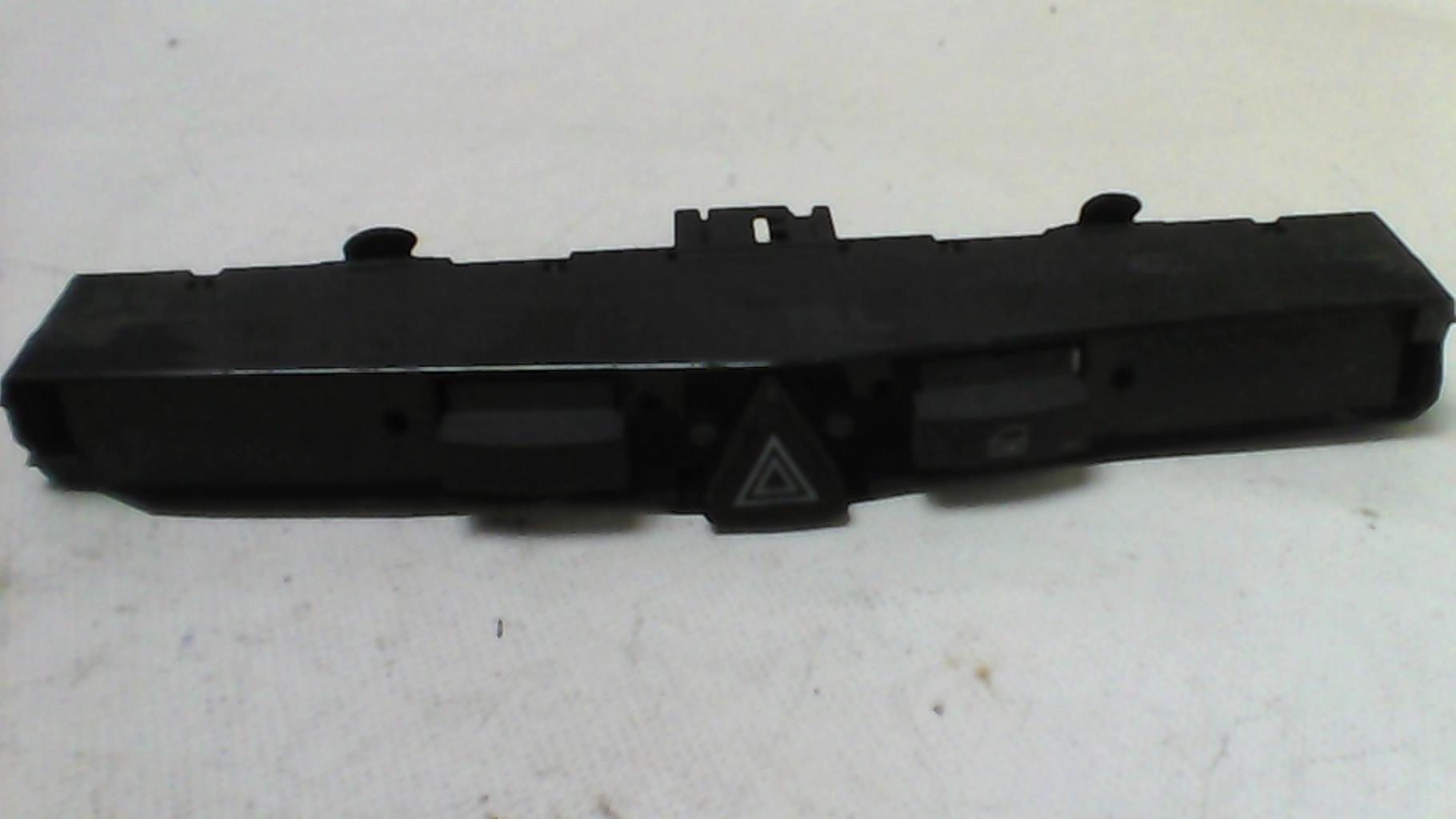 Bouton de warning OPEL ASTRA H PHASE 1 Diesel - 1