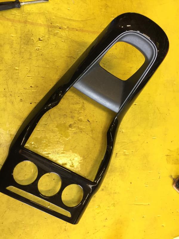 Console central (interieur plastique) CITROEN C3 2 PHASE 1 Essence - 1