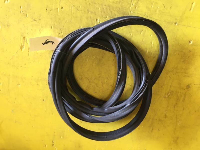 Joint de coffre BMW X3 E83 PHASE 2 Diesel - 1