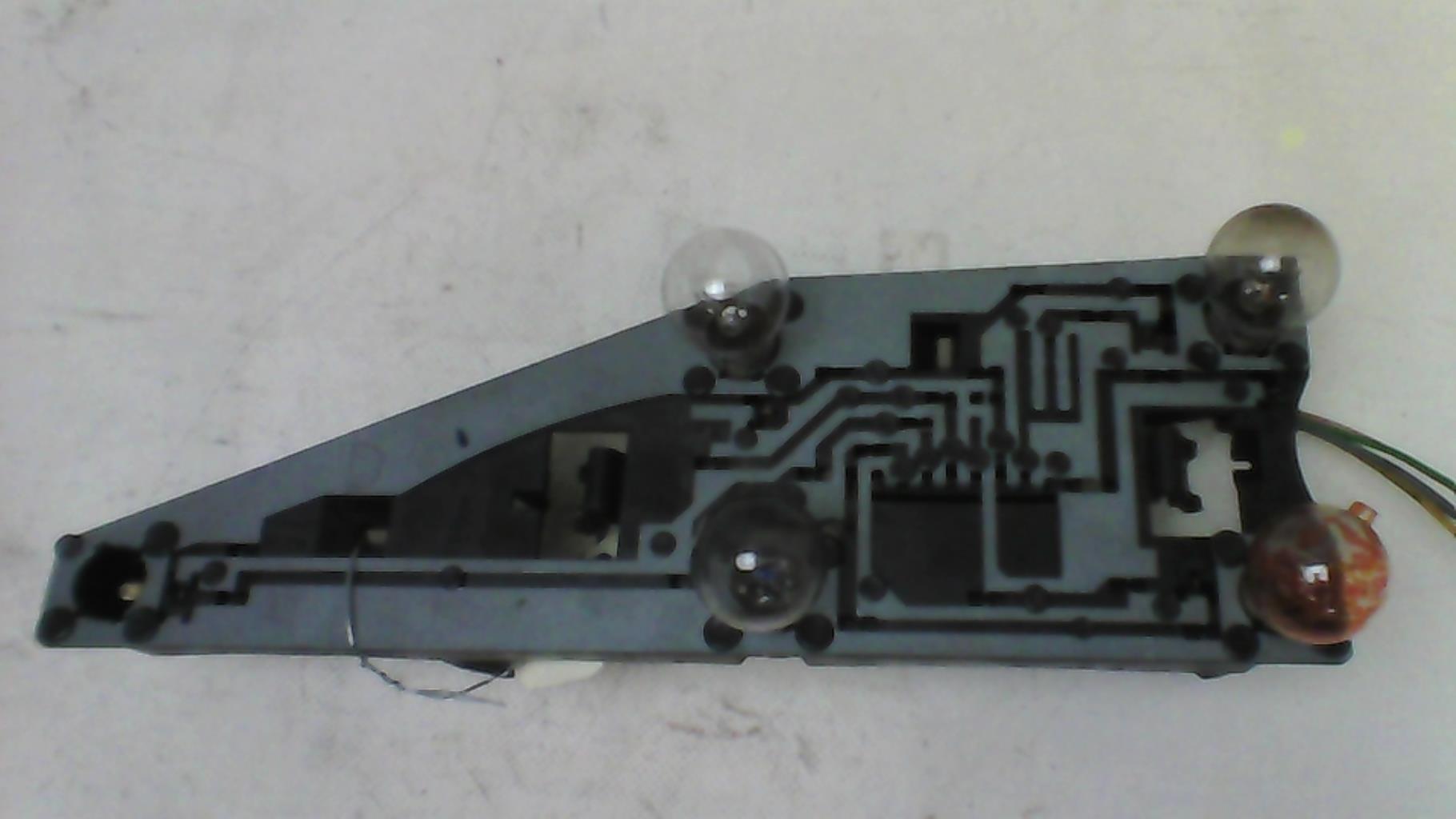 Base portalampade fanale posteriore destro PEUGEOT 406 COUPE Gasolina - 1