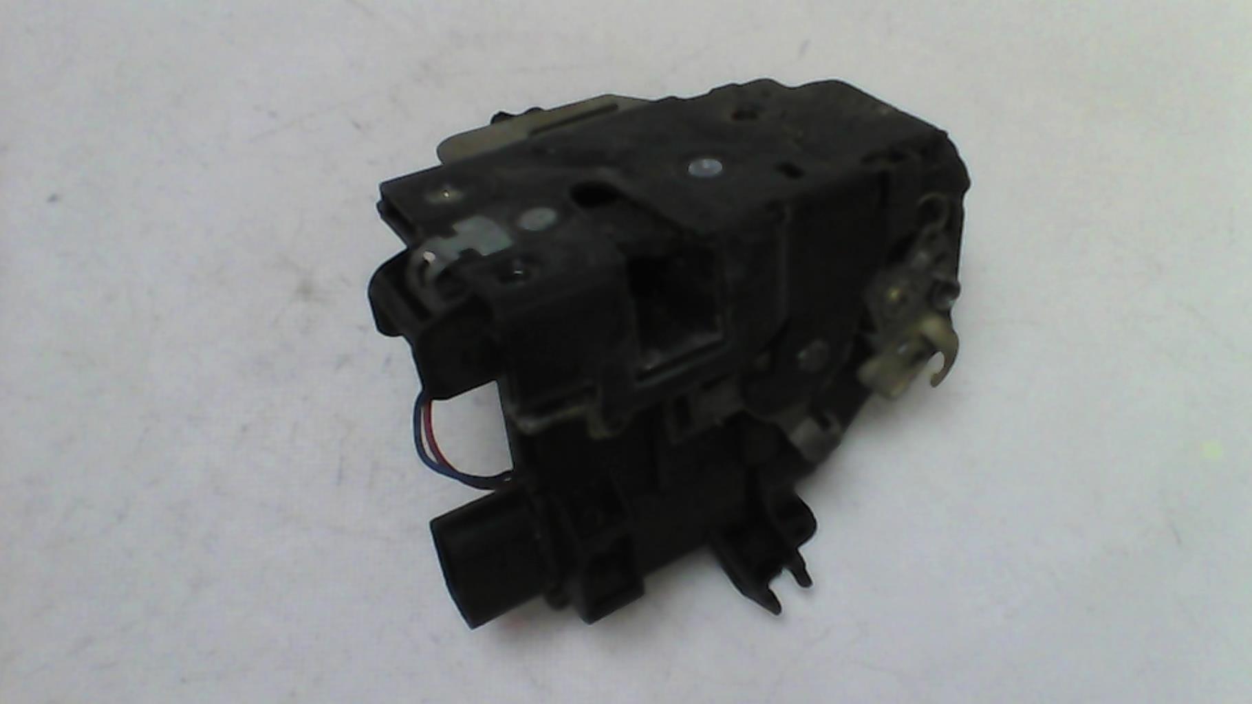 Serrure avant gauche AUDI A6 2 PHASE 1 Diesel - 1