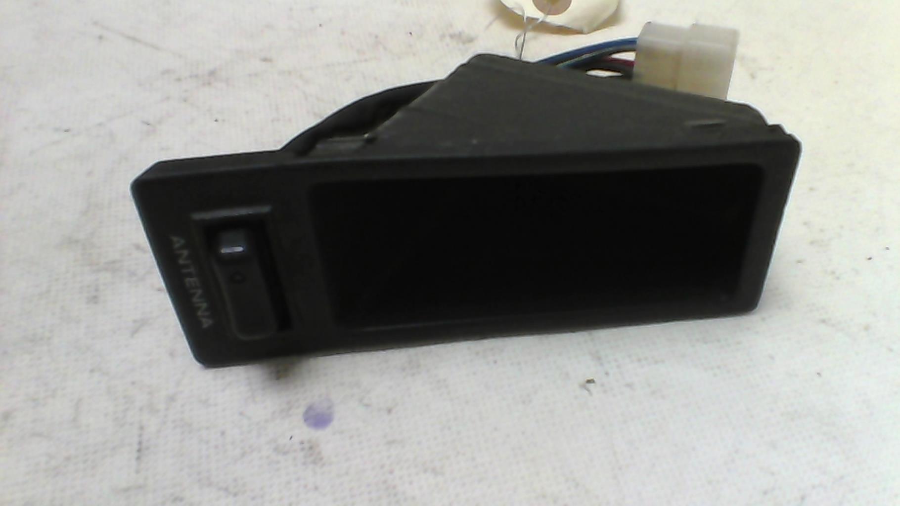 Bouton/Interrupteur NISSAN BLUEBIRD 1 Diesel - 1