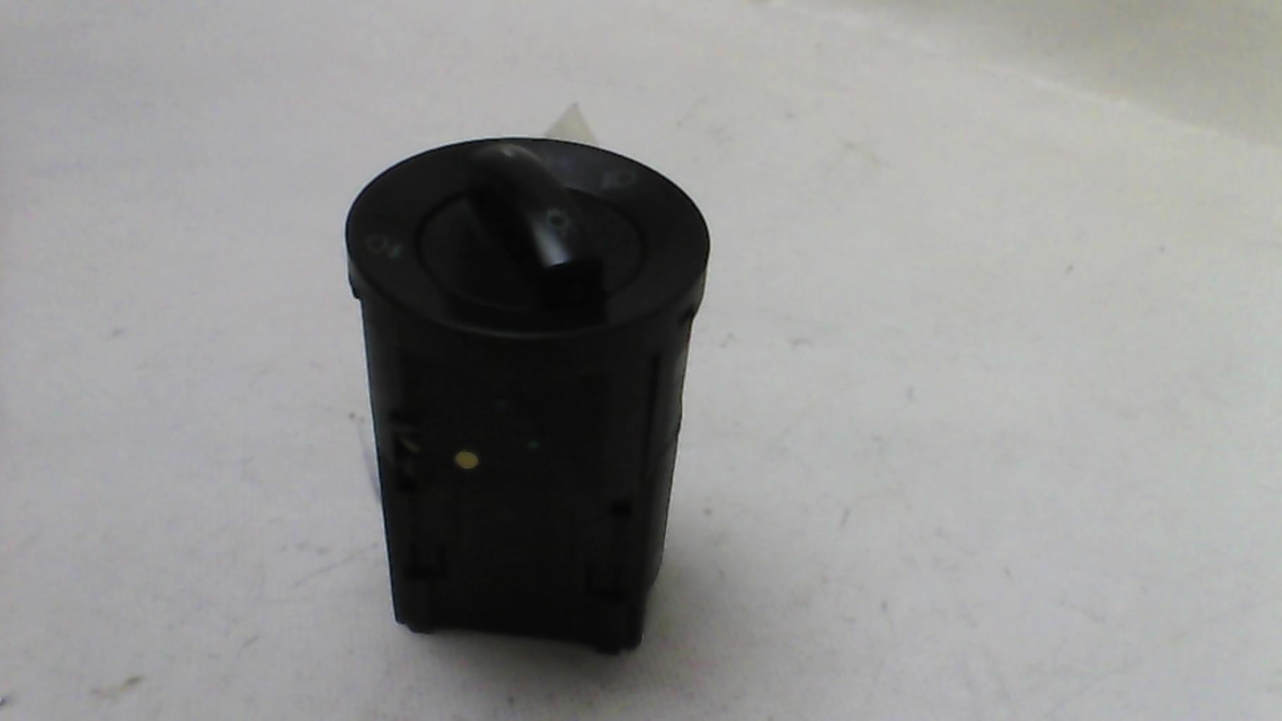 Commande de phare VOLKSWAGEN POLO 4 PHASE 2 Diesel - 1