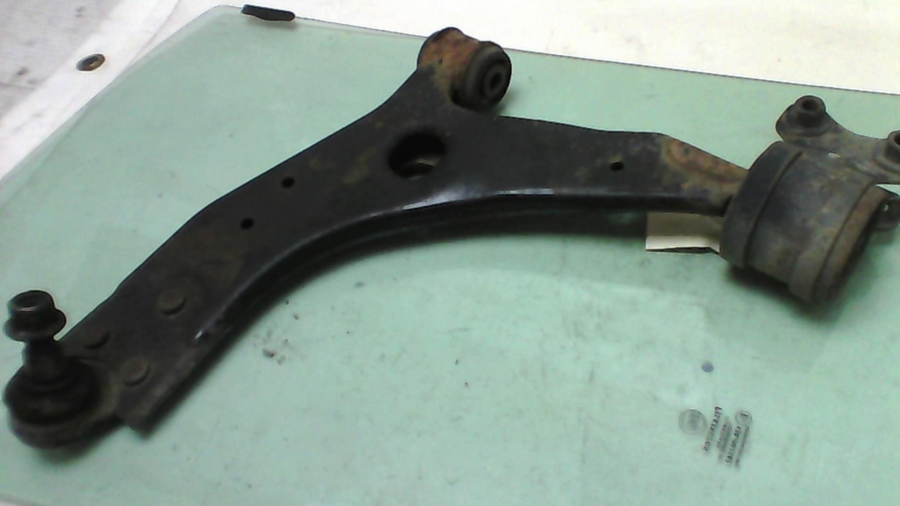 Triangolo inferiore anteriore sinistro VOLVO C 30 PHASE 1 Diésel - 1