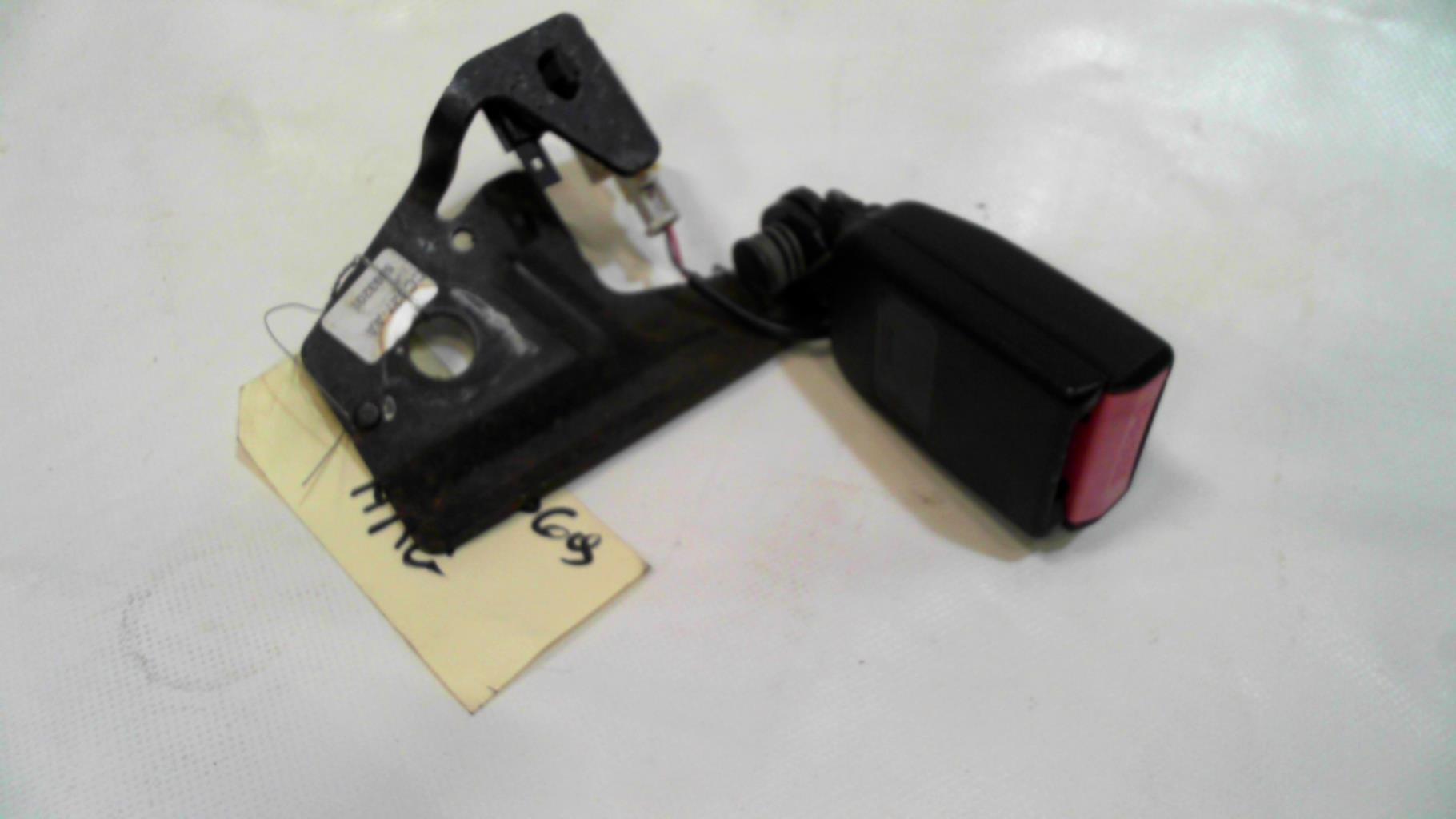 Aggancio cintura sicurezza posteriore sinistro CITROEN C4 1 PHASE 1 Diésel - 1