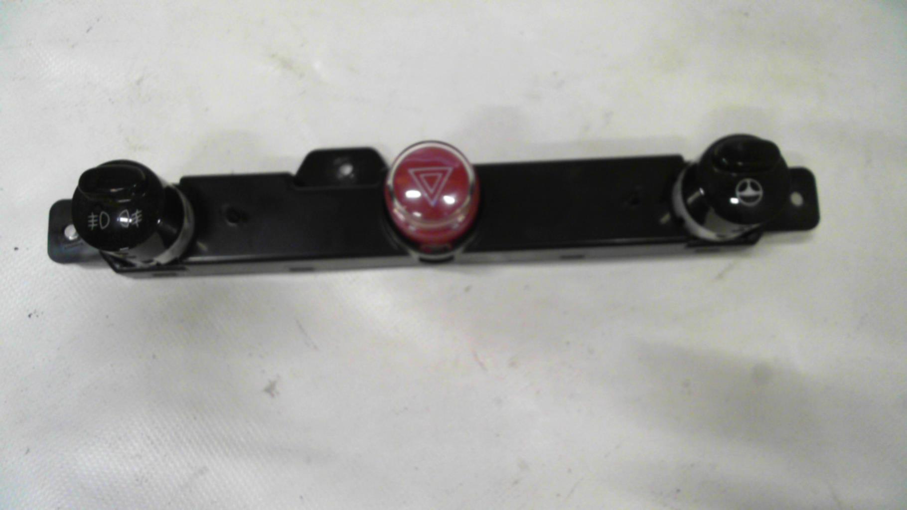 Bouton de warning FIAT 500 2 PHASE 1 Essence - 1