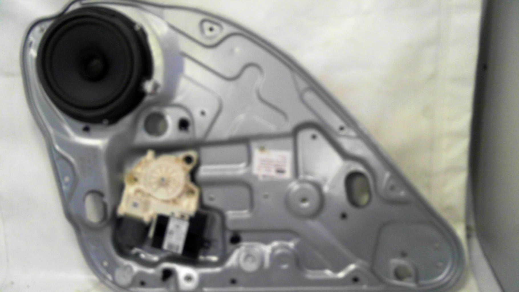 Alzacristalli elettrico posteriore sinistro FORD FOCUS 2 PHASE 2 Diésel - 1