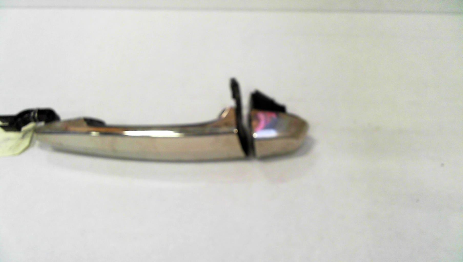 Poignee porte arriere droit BMW SERIE 3 E90 PHASE 1 Essence - 1