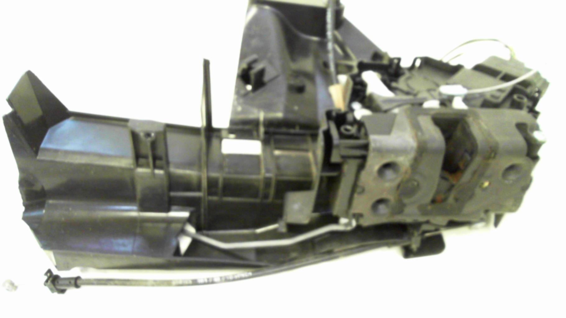 Serrure avant gauche FORD FOCUS 2 PHASE 2 BREAK Diesel - 1