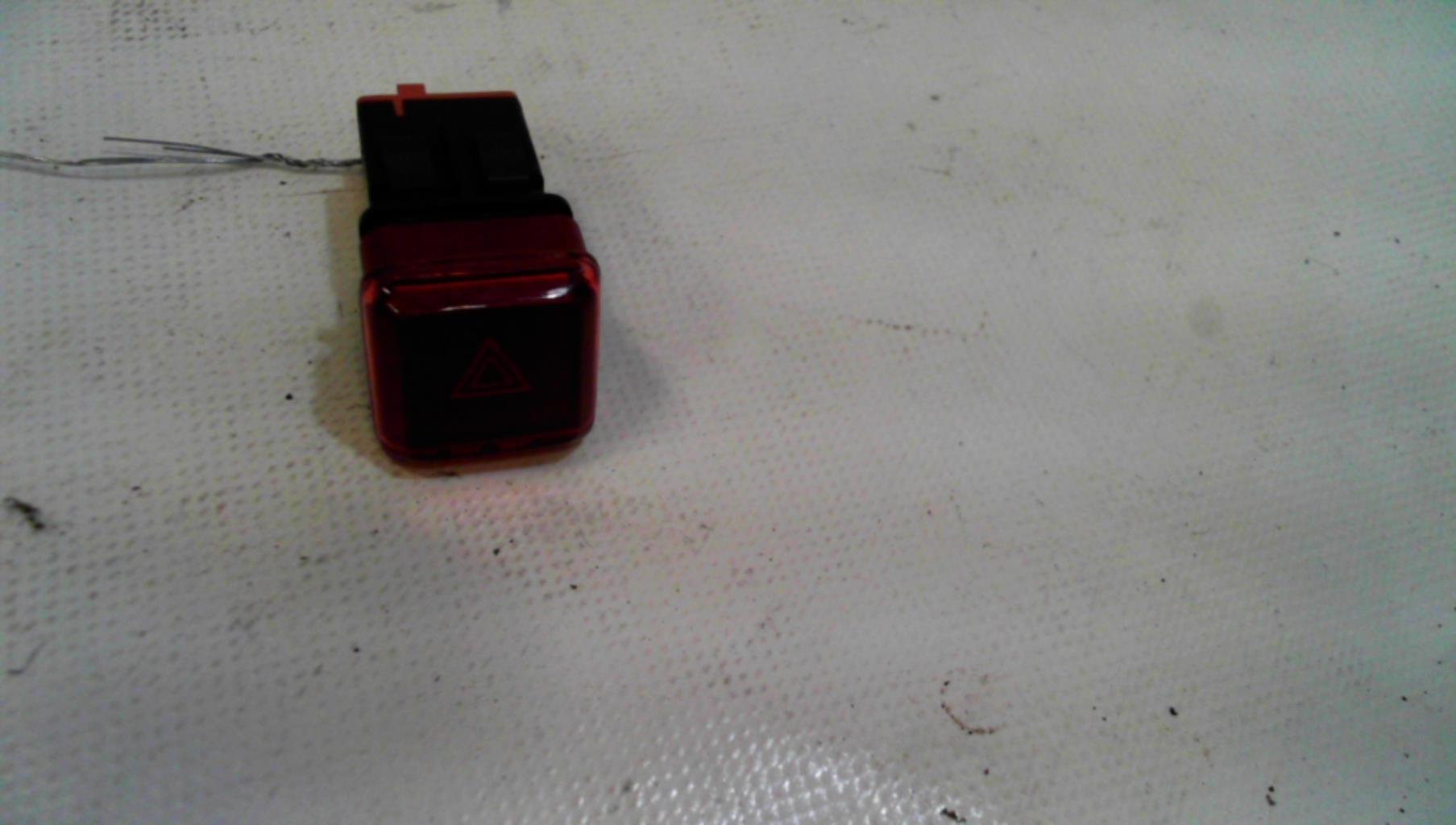 Bouton de warning CITROEN C3 PICASSO PHASE 1 Diesel - 1
