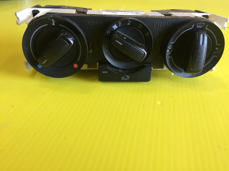 Commande chauffage VOLKSWAGEN POLO 5 PHASE 1 Essence - 1