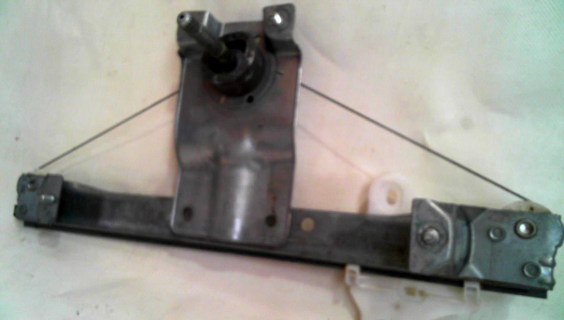 Alzacristalli manuale posteriore sinistro RENAULT CLIO 4 PHASE 1 Diésel - 1