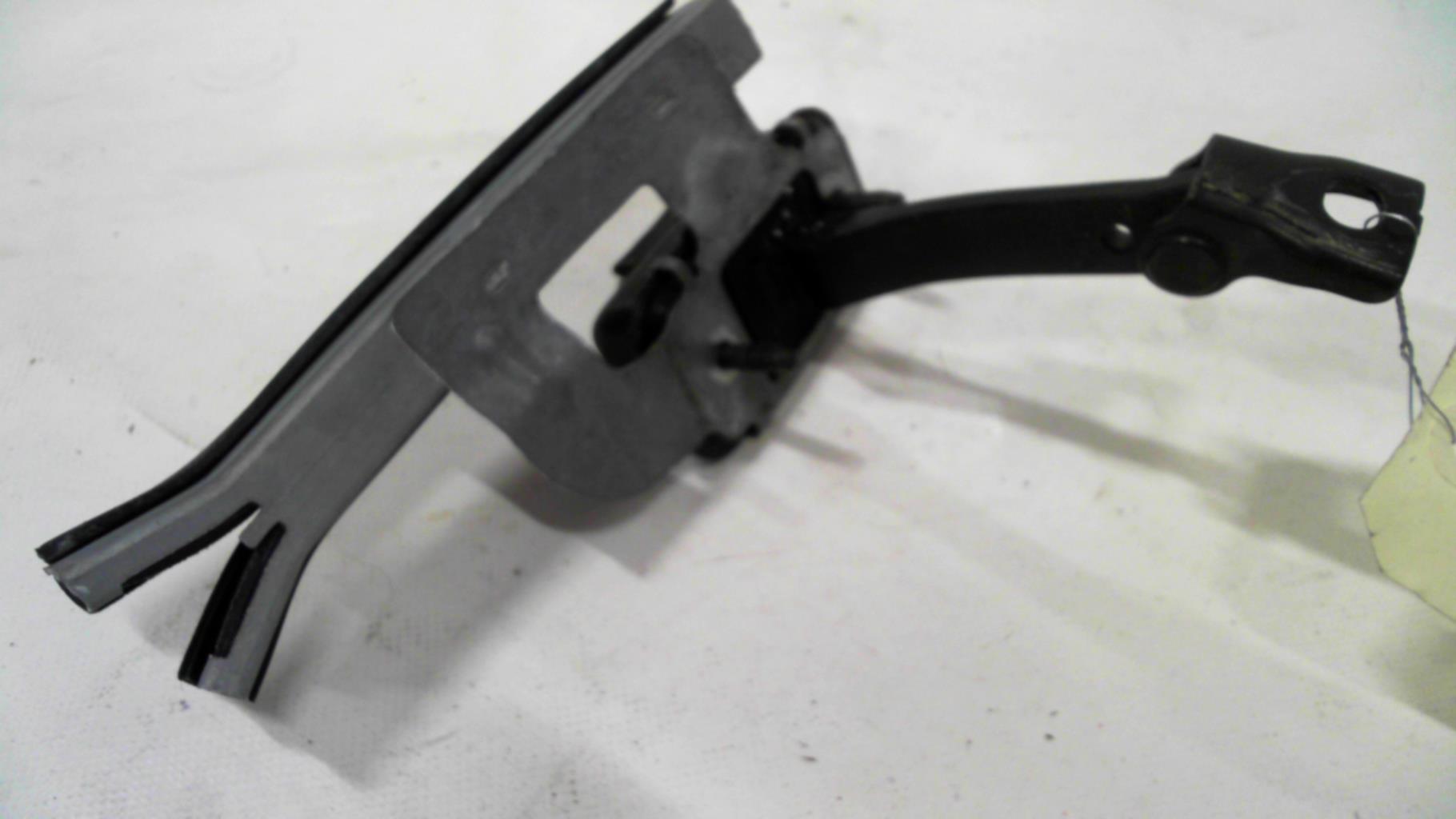 Tirante portiera anteriore sinistro PEUGEOT 2008 1 PHASE 2 Gasolina - 1