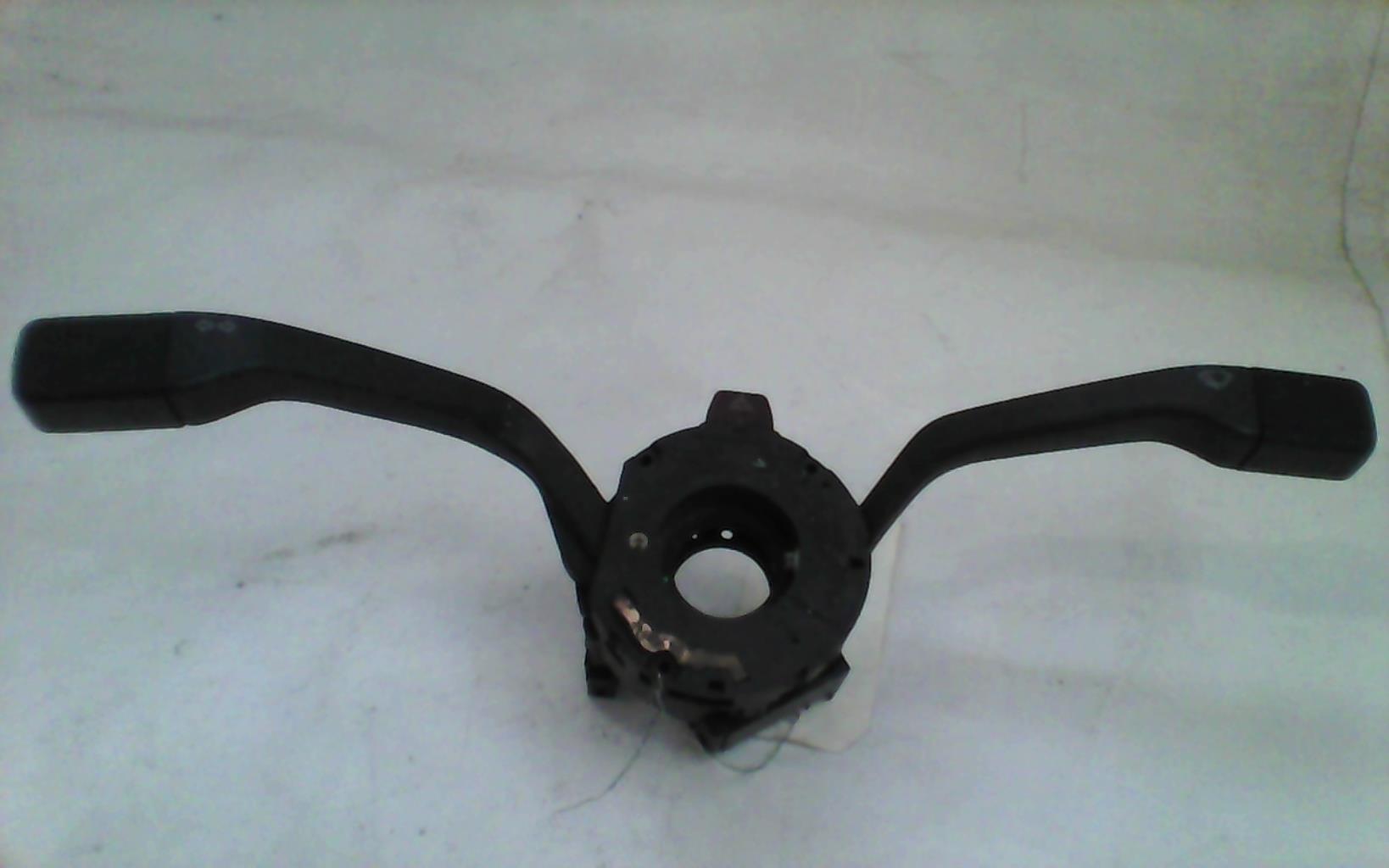 Bouton de warning SEAT IBIZA 2 PHASE 2 Diesel - 1