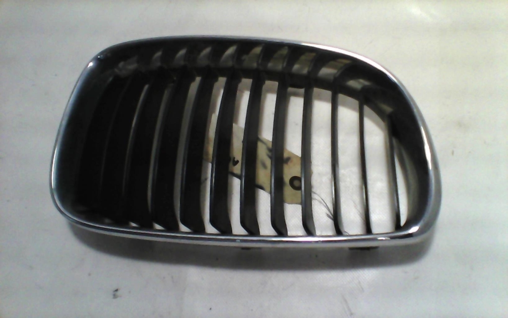 Calandre droite BMW SERIE 1 E87 PHASE 2 Diesel - 1