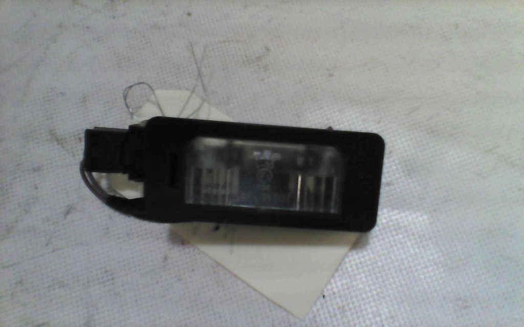 Eclairage de plaque BMW SERIE 3 E90 PHASE 1 Essence - 1