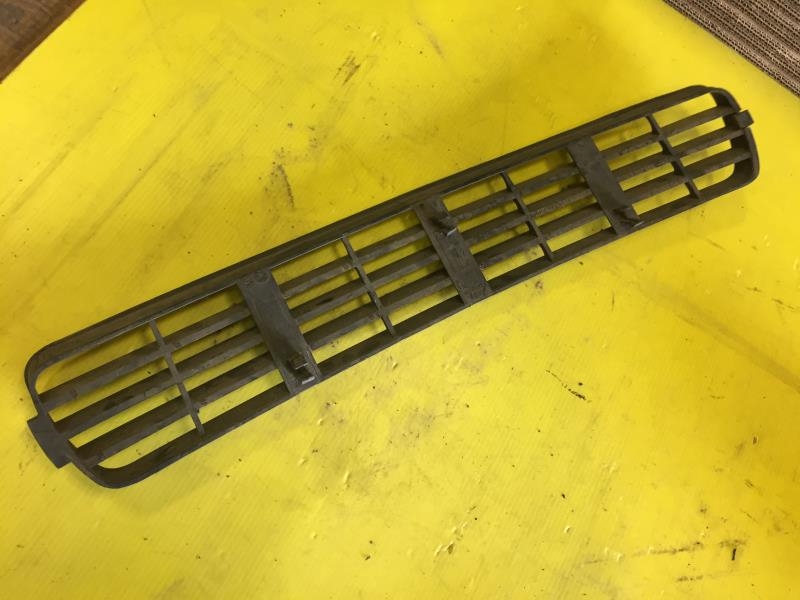 Grille de pare choc AUDI 80 3 PHASE 2 Diesel - 1
