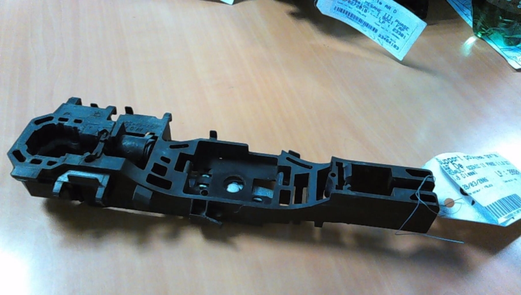 Supporto maniglia portiera posteriore destra RENAULT SCENIC 2 PHASE 1 Diésel - 1