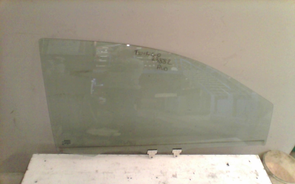 Vitre avant droit RENAULT TWINGO 2 PHASE 1 Essence - 1