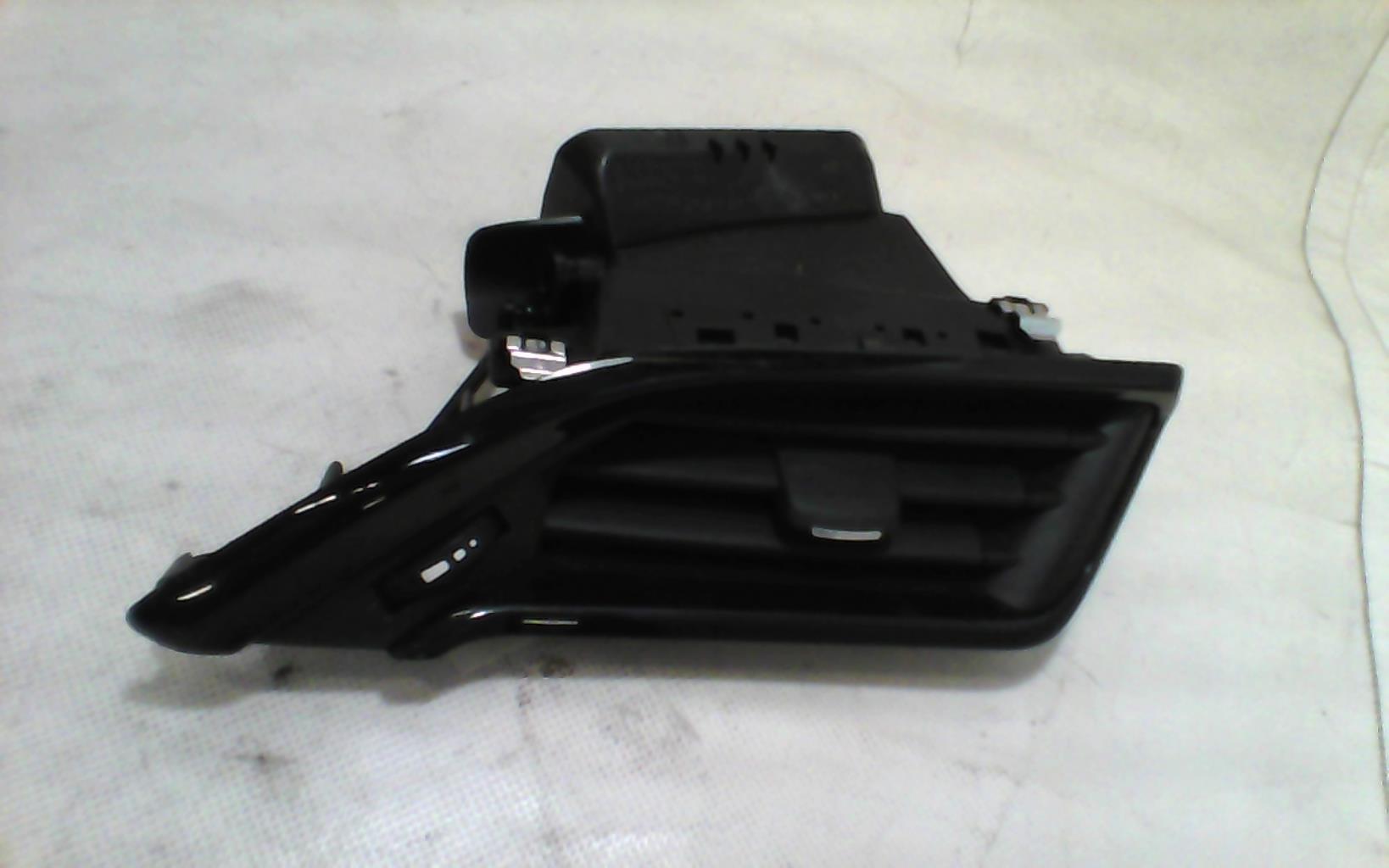 Bocchetta aerazione cruscotto anteriore destra PEUGEOT 208 1 PHASE 2 Gasolina - 1