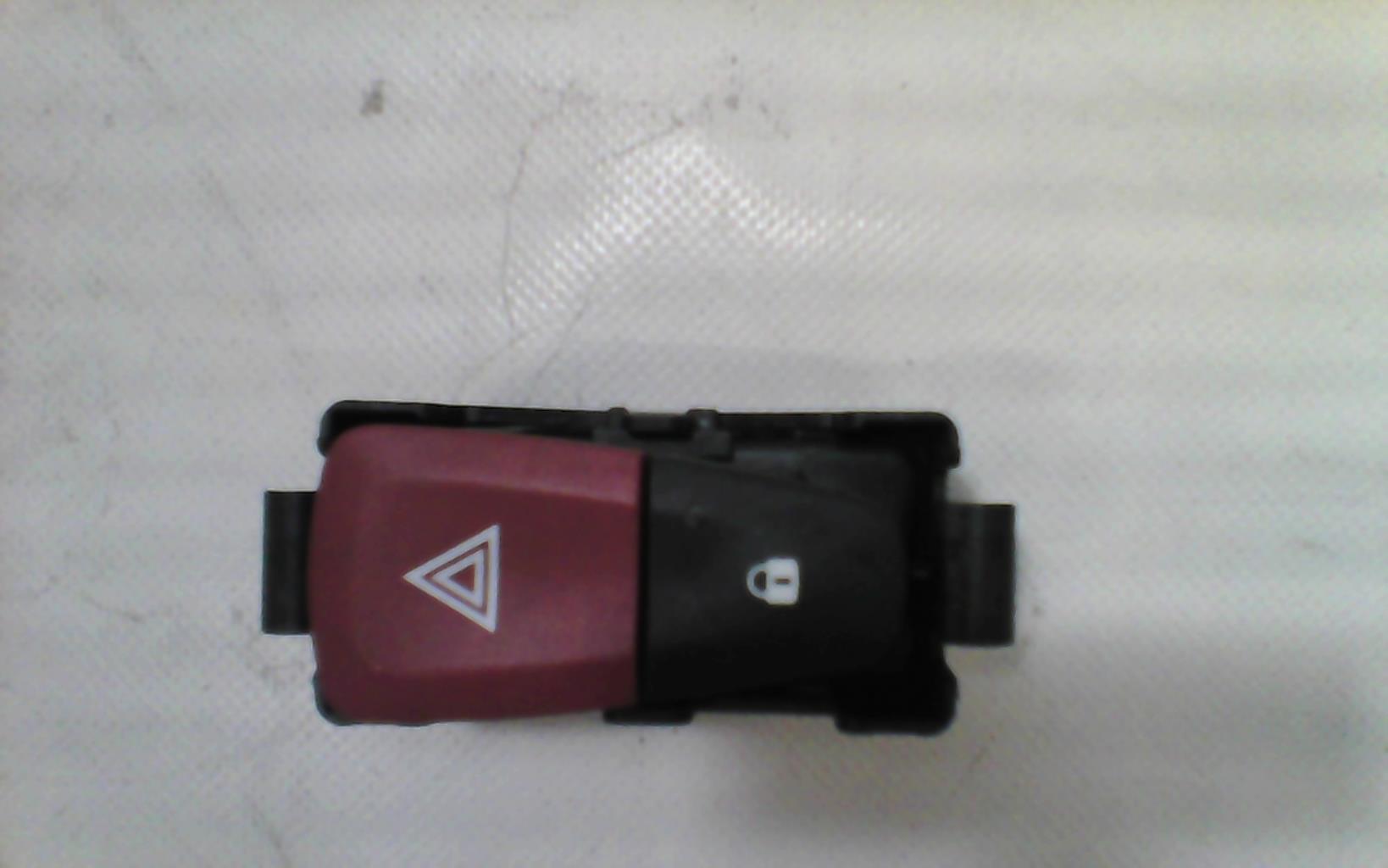 Bouton de warning RENAULT SCENIC 3 PHASE 1 Diesel - 1