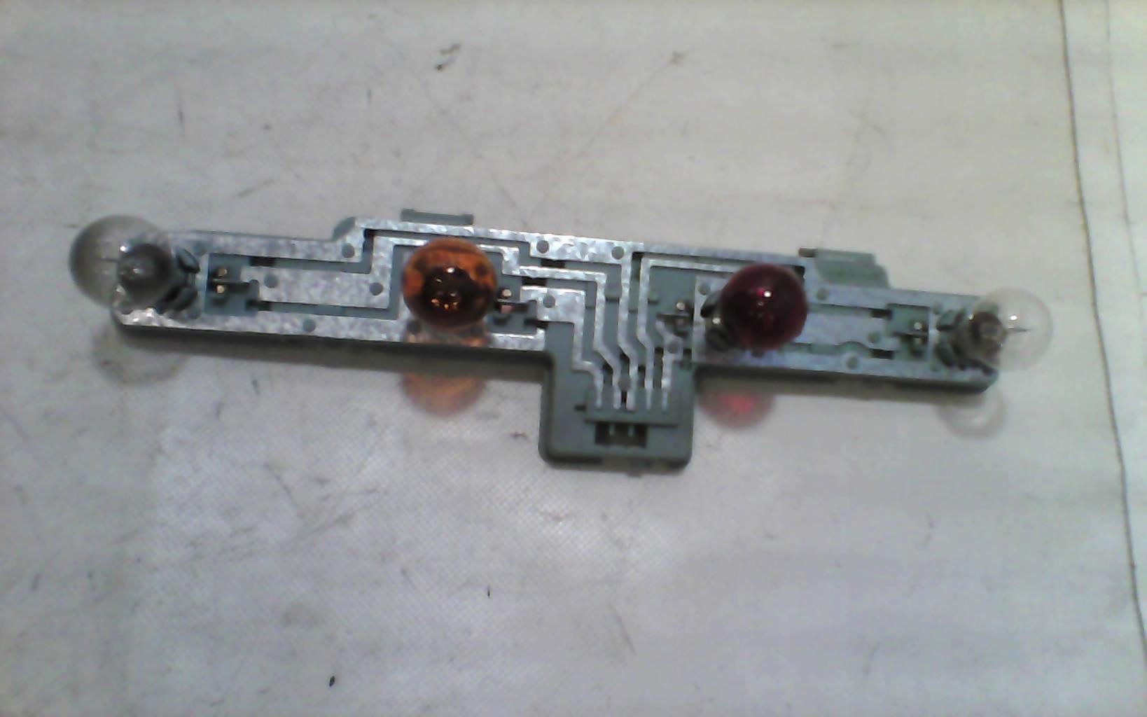 Base portalampade fanale posteriore destro OPEL ZAFIRA B PHASE 2 Diésel - 1
