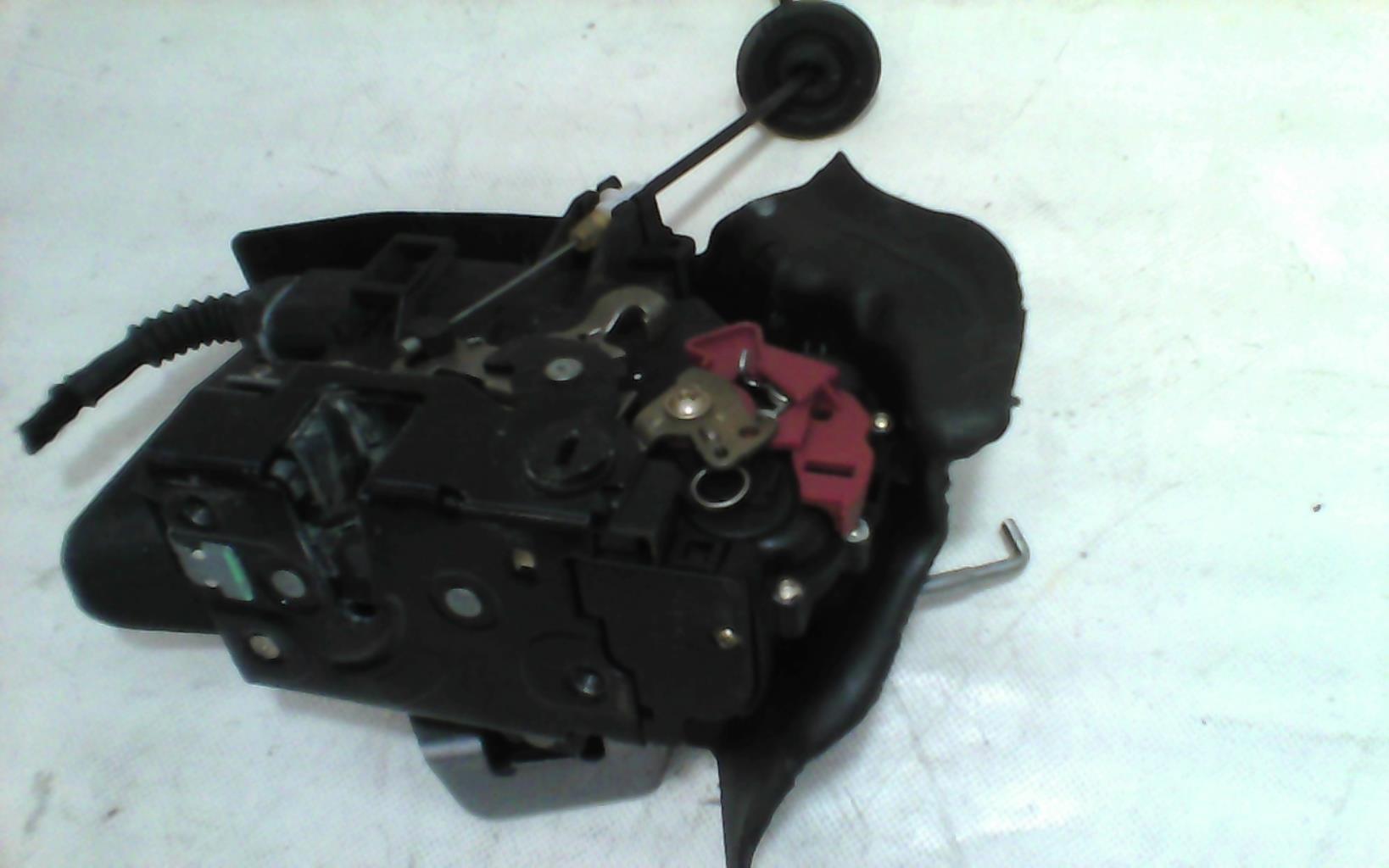 Serrure arriere droit AUDI A4 2 PHASE 1 Diesel - 1