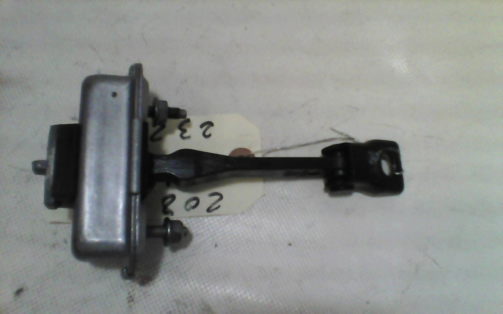 Tirante portiera anteriore sinistro PEUGEOT 208 1 PHASE 2 Gasolina - 1