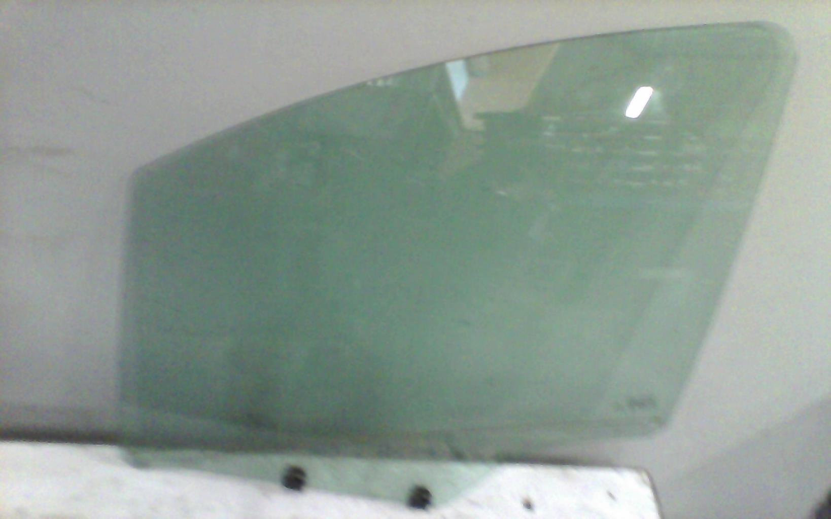 Vitre avant gauche CITROEN C3 2 PHASE 1 Diesel - 1