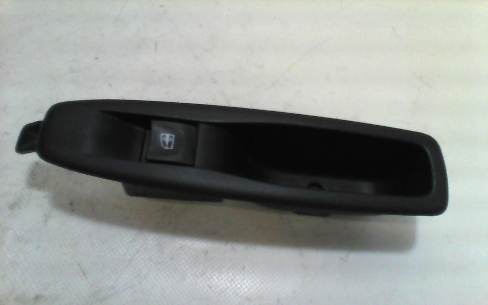 Interruttore lavacristalli posteriore sinistro RENAULT CLIO 4 PHASE 1 Diésel - 1