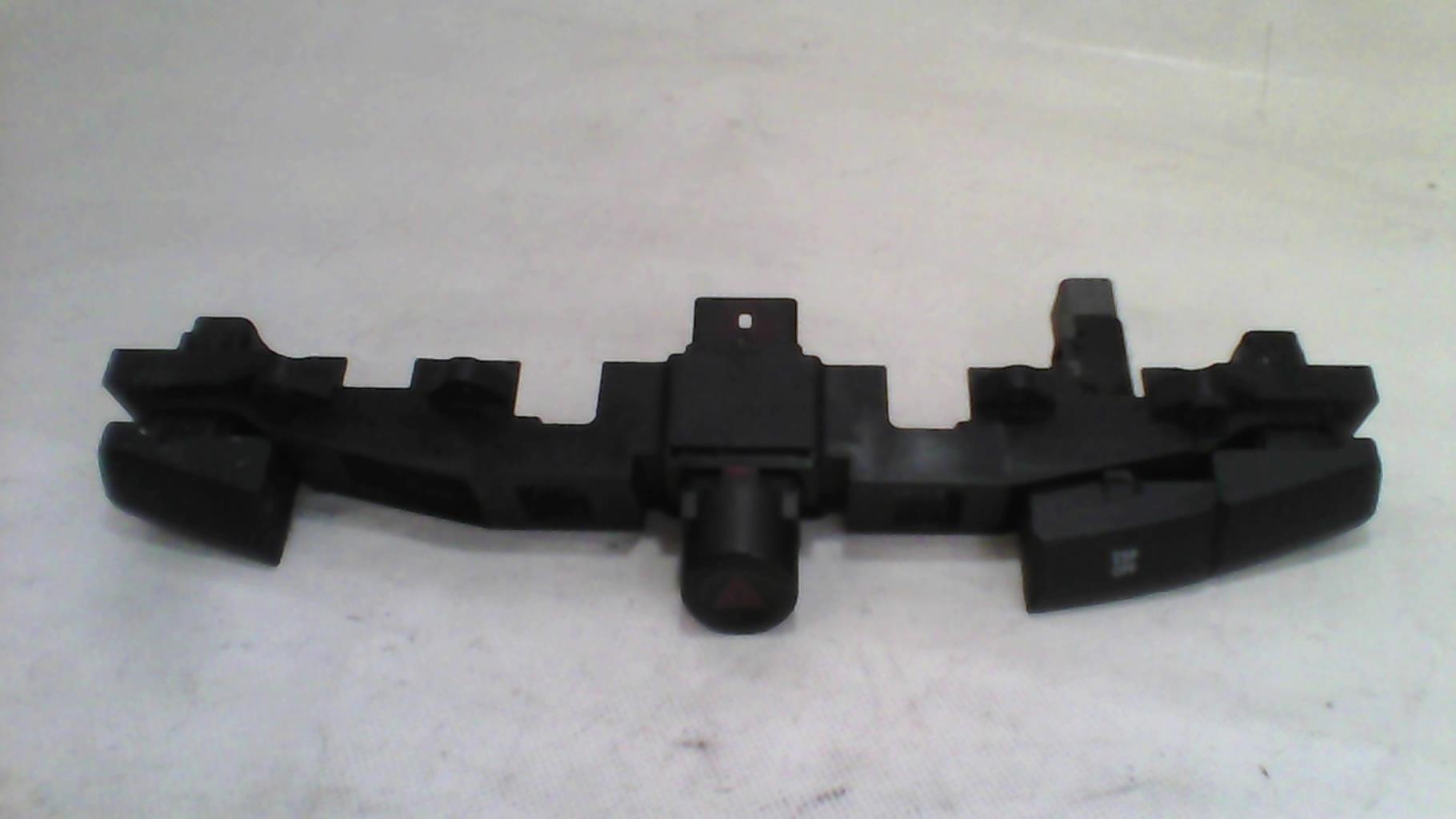 Bouton de warning SSANGYONG STAVIC Diesel - 1