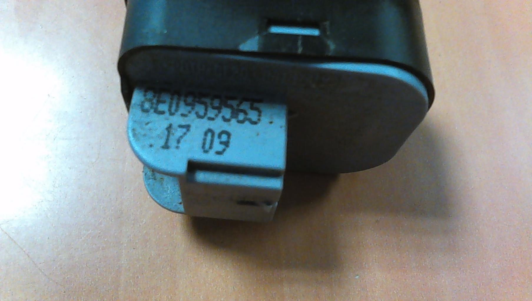 Commande retroviseurs AUDI A3 2 SPORTBACK PHASE 2 Diesel - 1