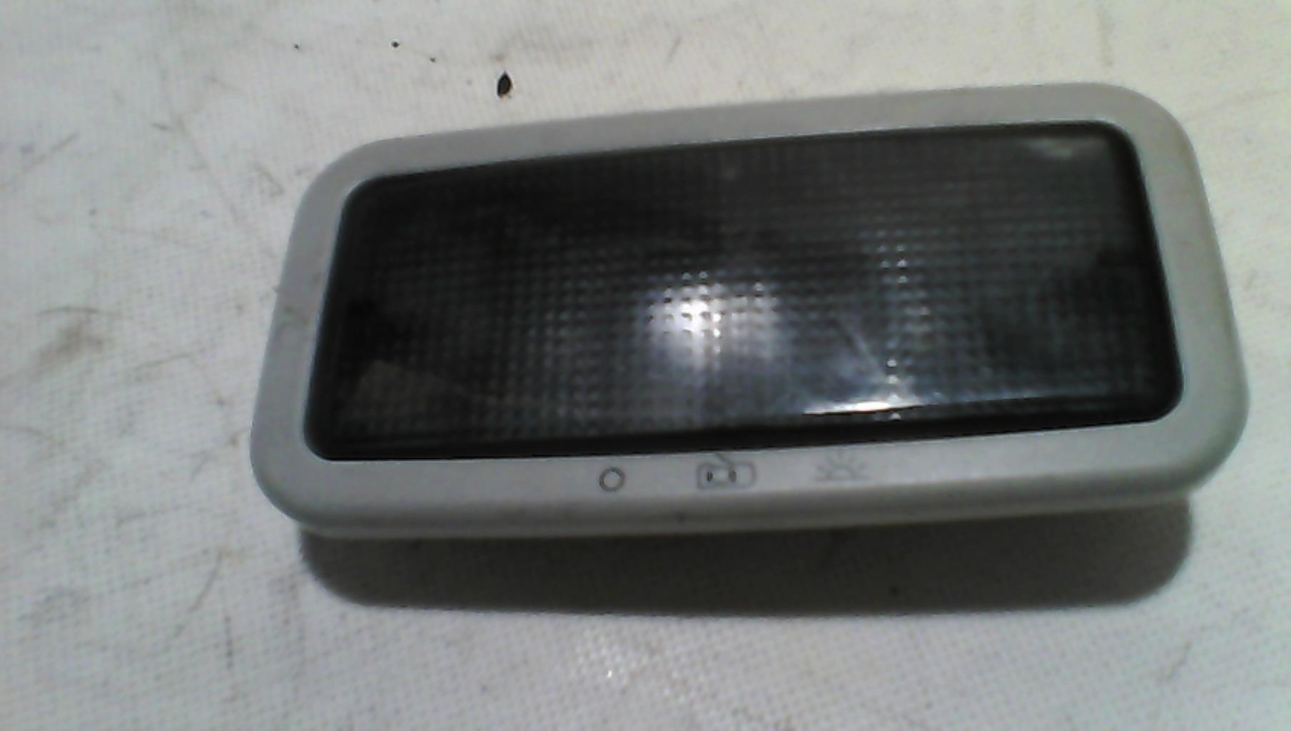 Luce di cortesia VOLKSWAGEN POLO 3 PHASE 1 Diésel - 1