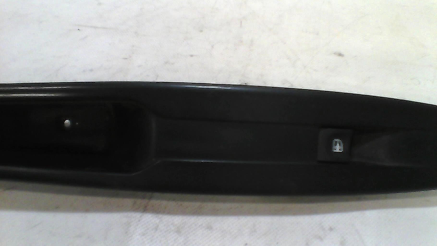 Interruttore lavacristalli anteriore destro RENAULT GRAND SCENIC 3 PHASE 1 Diésel - 1